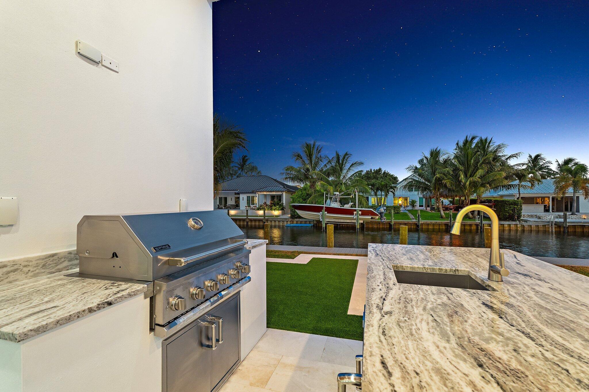 COUNTRY CLUB POINT - Residential