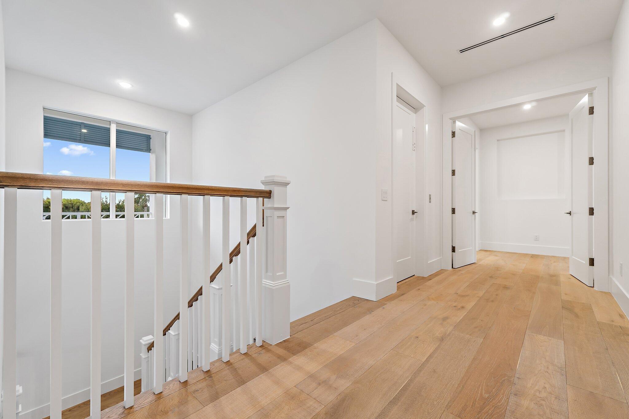 COUNTRY CLUB POINT - Residential