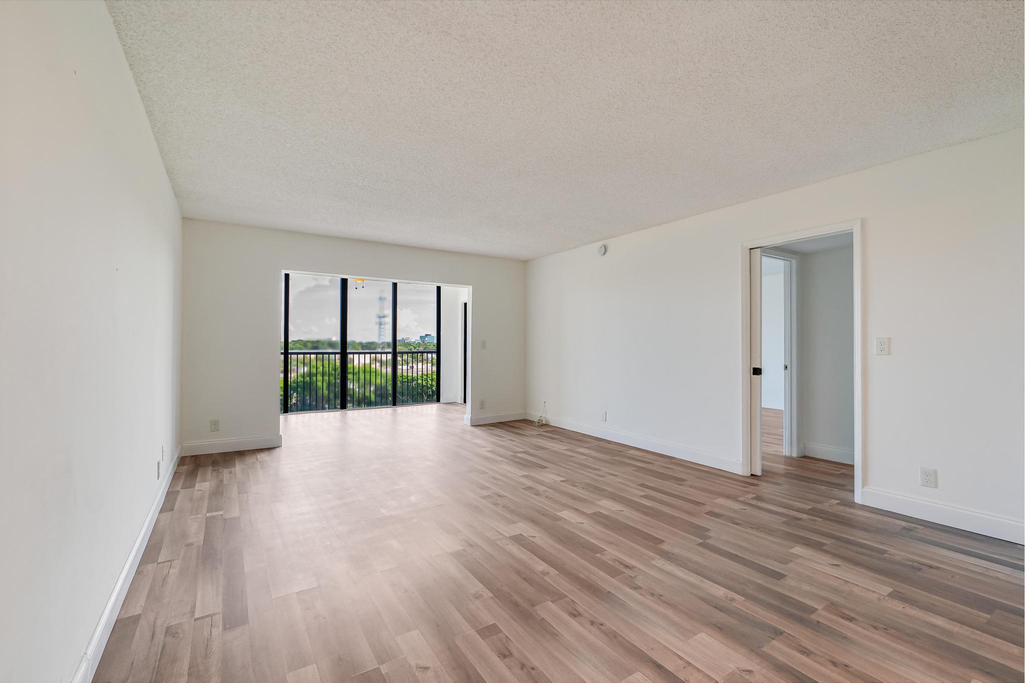 2200 S Cypress Bend Dr 604