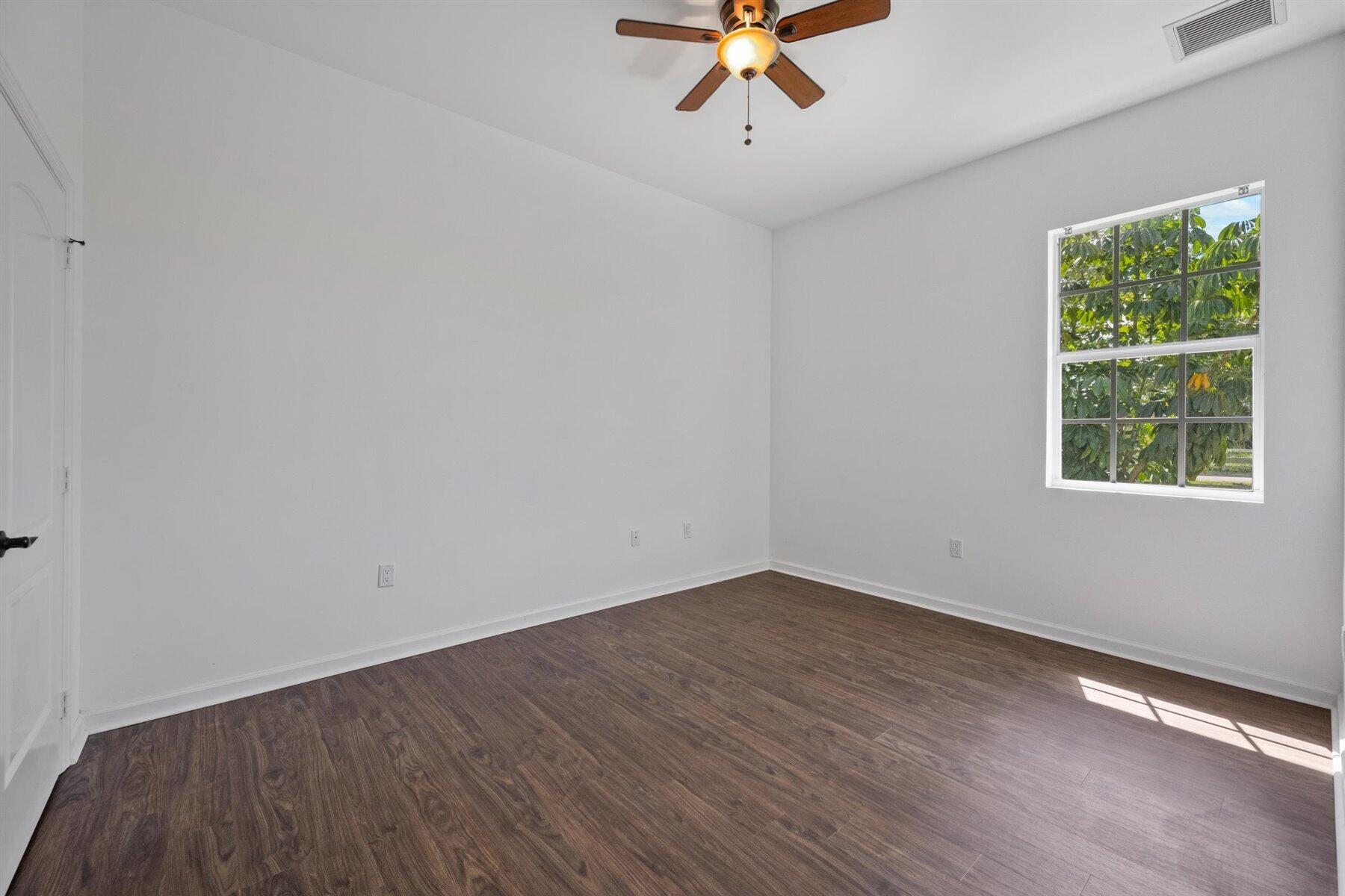 DEER RUN 2 - Residential Lease