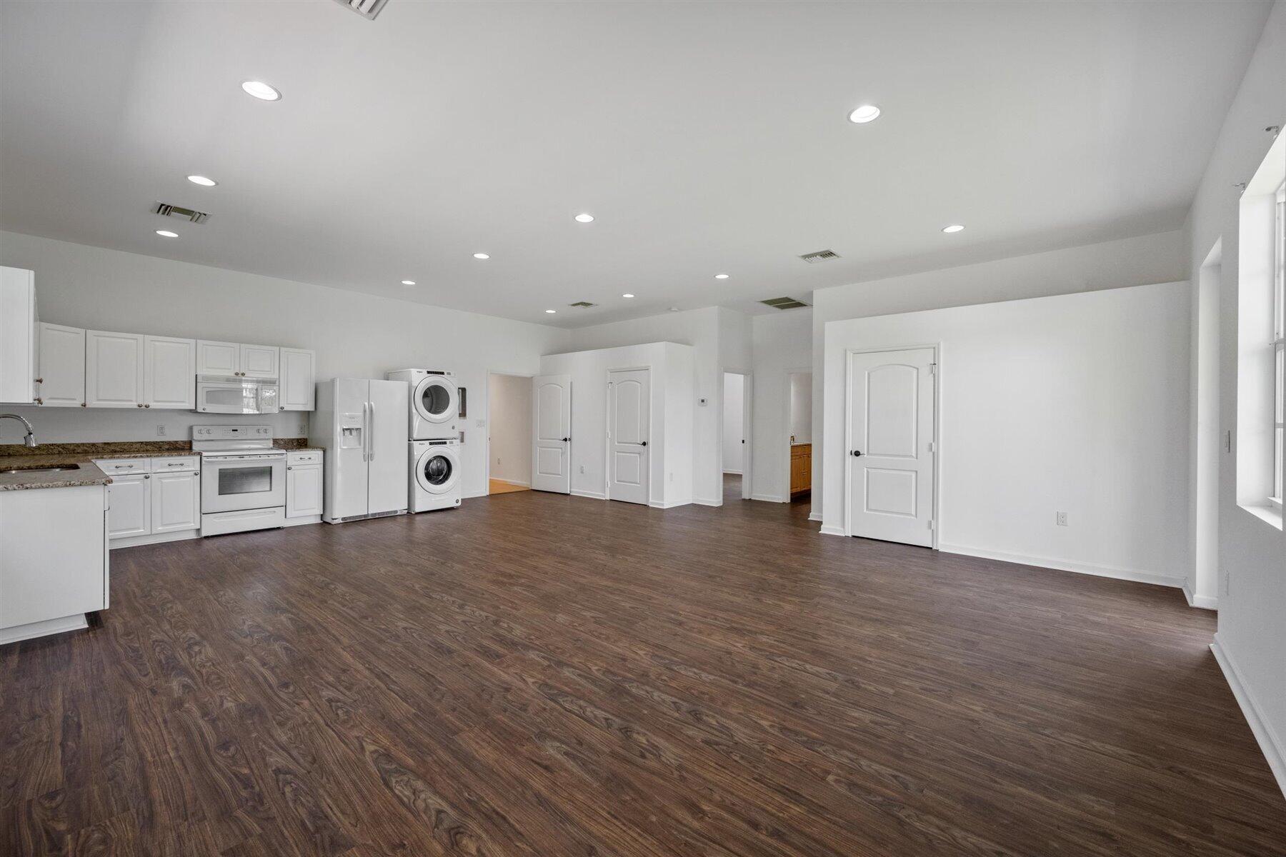 DEER RUN 2 - Residential Lease