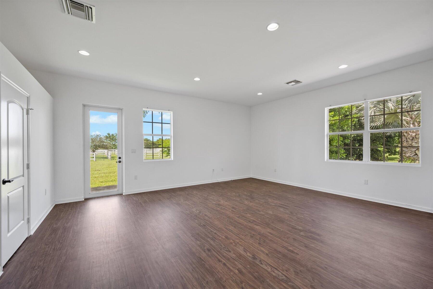 DEER RUN 2 - Residential Lease