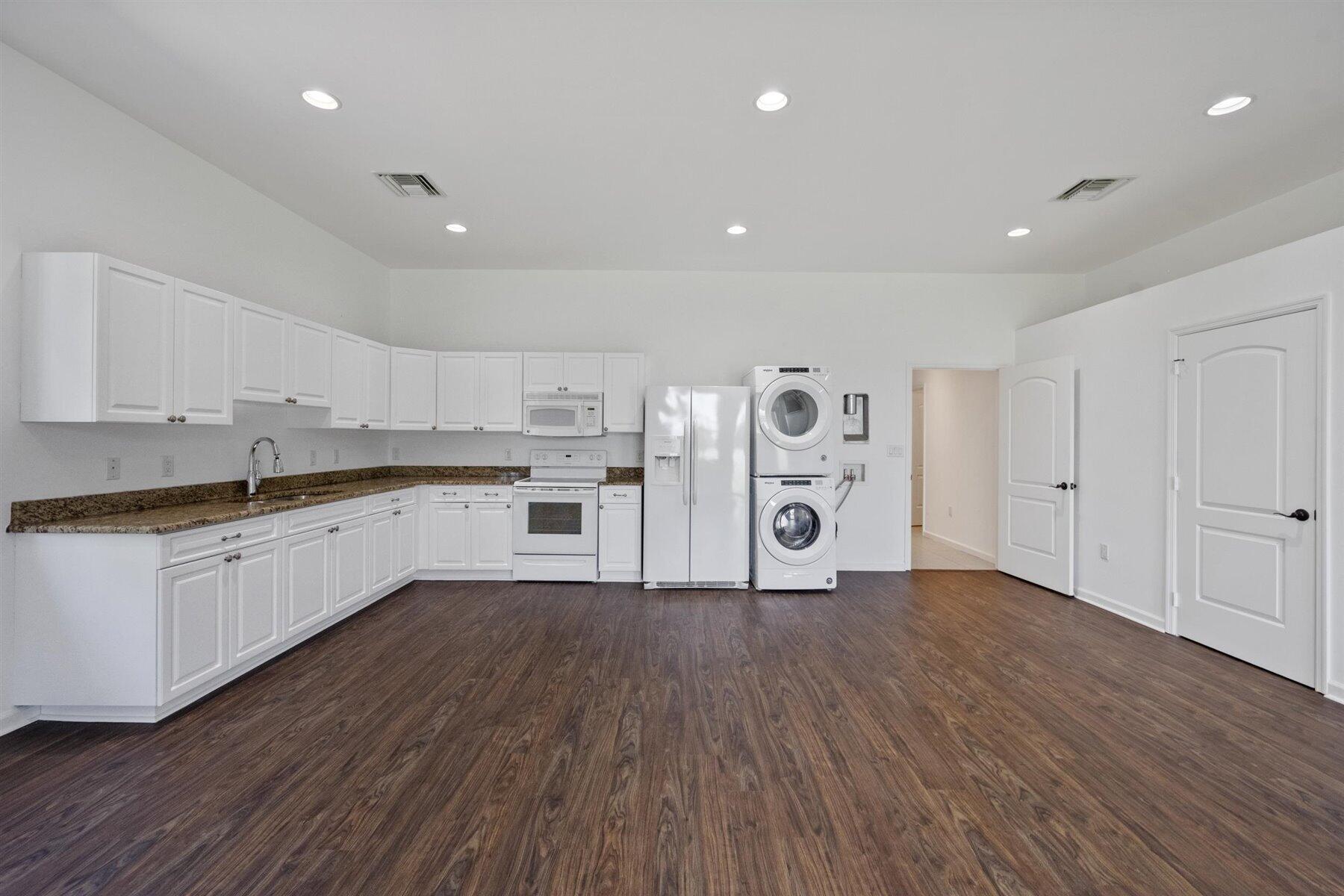 DEER RUN 2 - Residential Lease