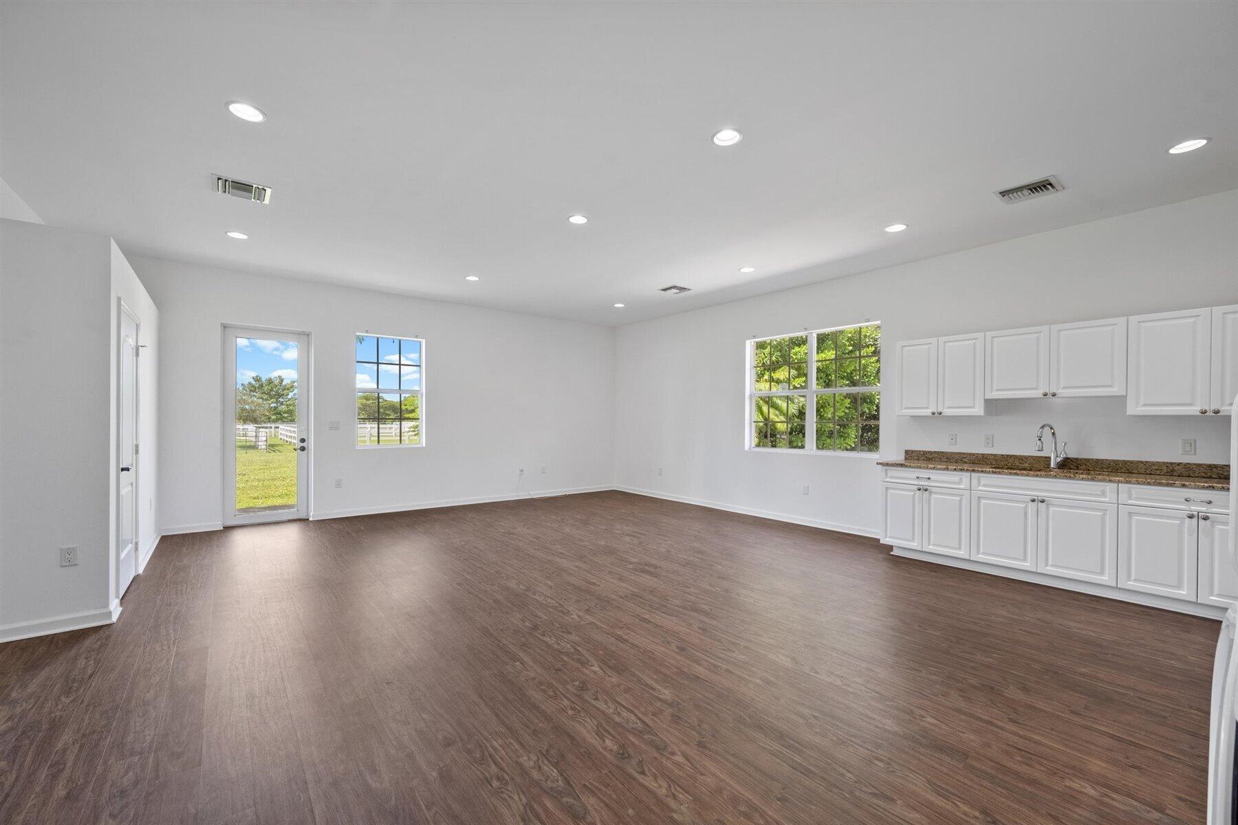 DEER RUN 2 - Residential Lease