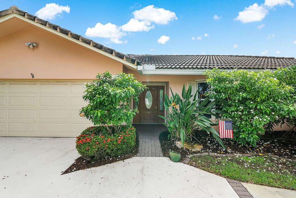 Photo of 440 NW 11th Avenue, Boca Raton, FL 33486 (MLS # R11122639)