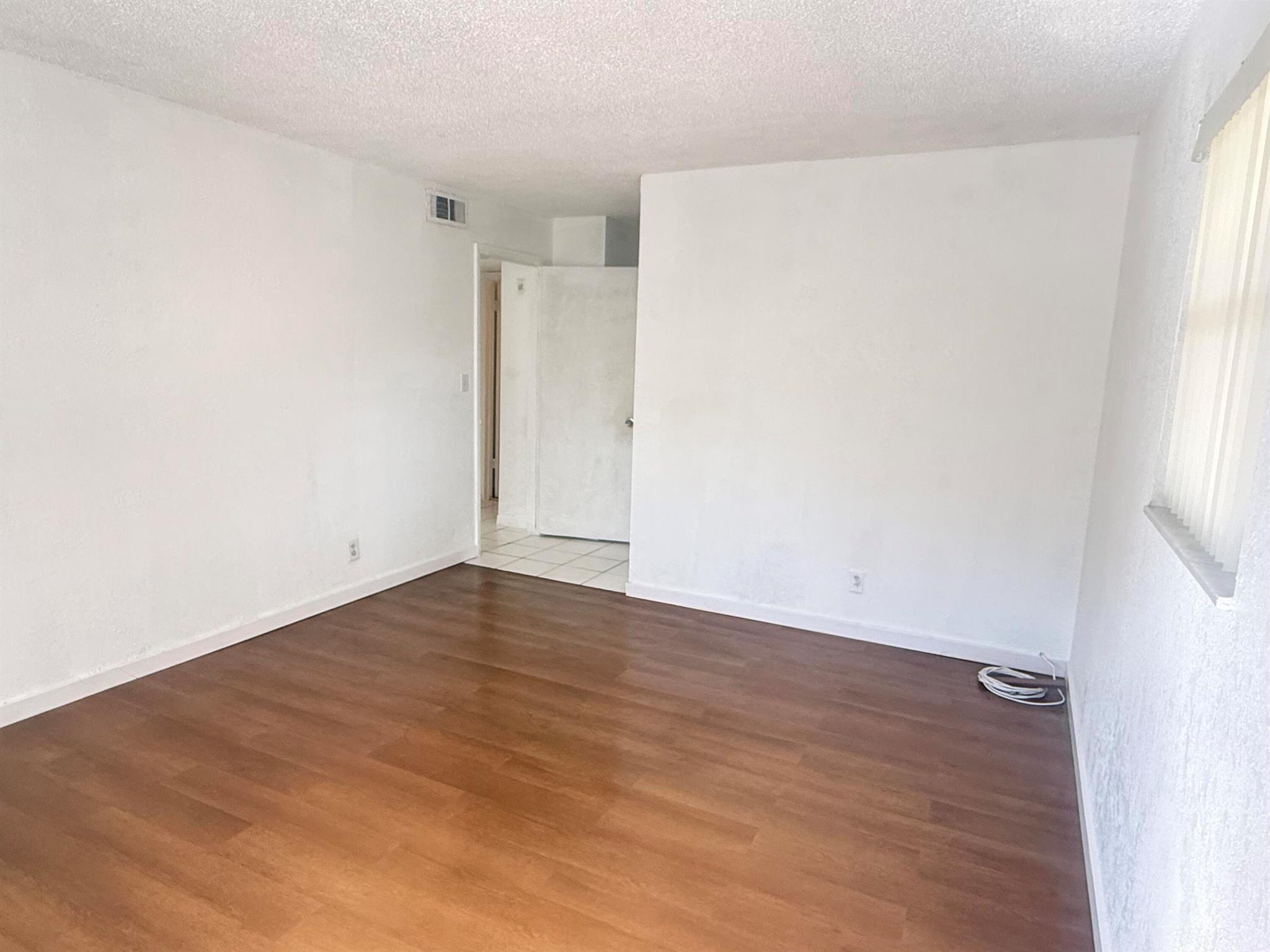 PALMS VILLAS & CONDOS SEC - Residential Lease