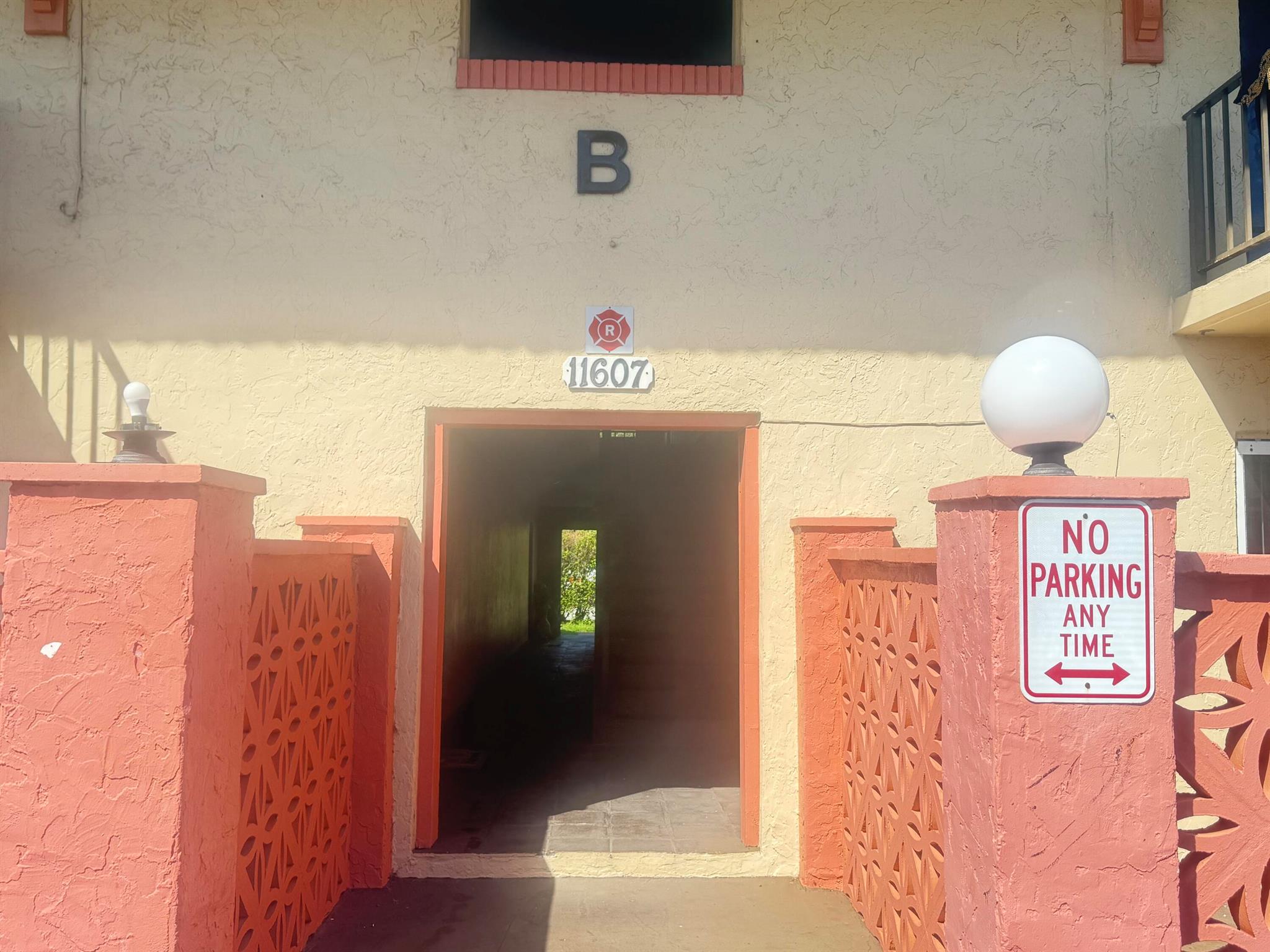 PALMS VILLAS & CONDOS SEC - Residential Lease