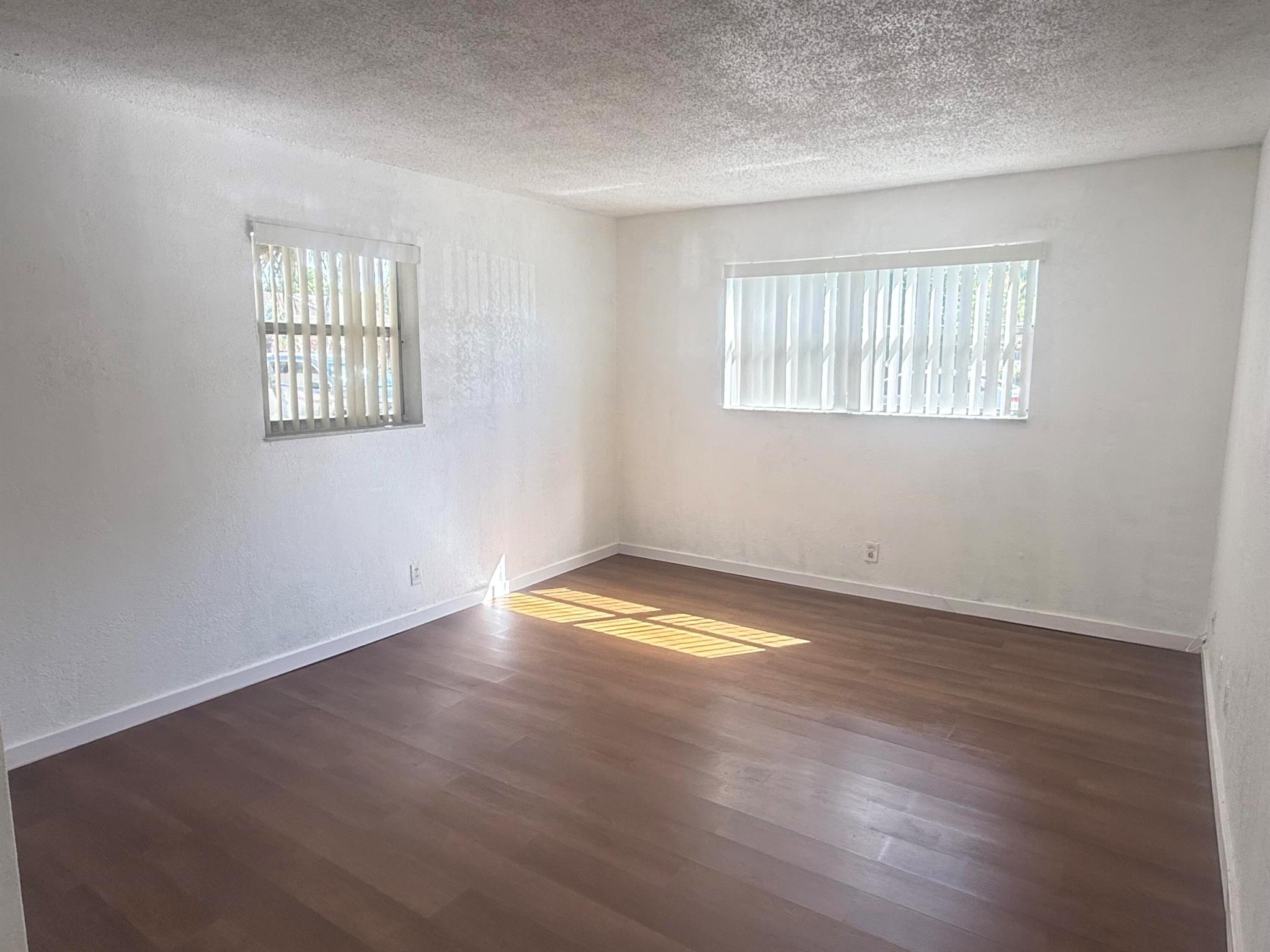 PALMS VILLAS & CONDOS SEC - Residential Lease