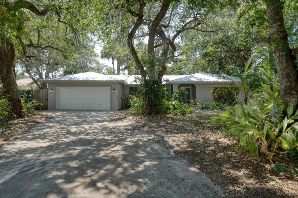 Photo of 2958 SW Ventura Street, Port Saint Lucie, FL 34953 (MLS # R10988137)