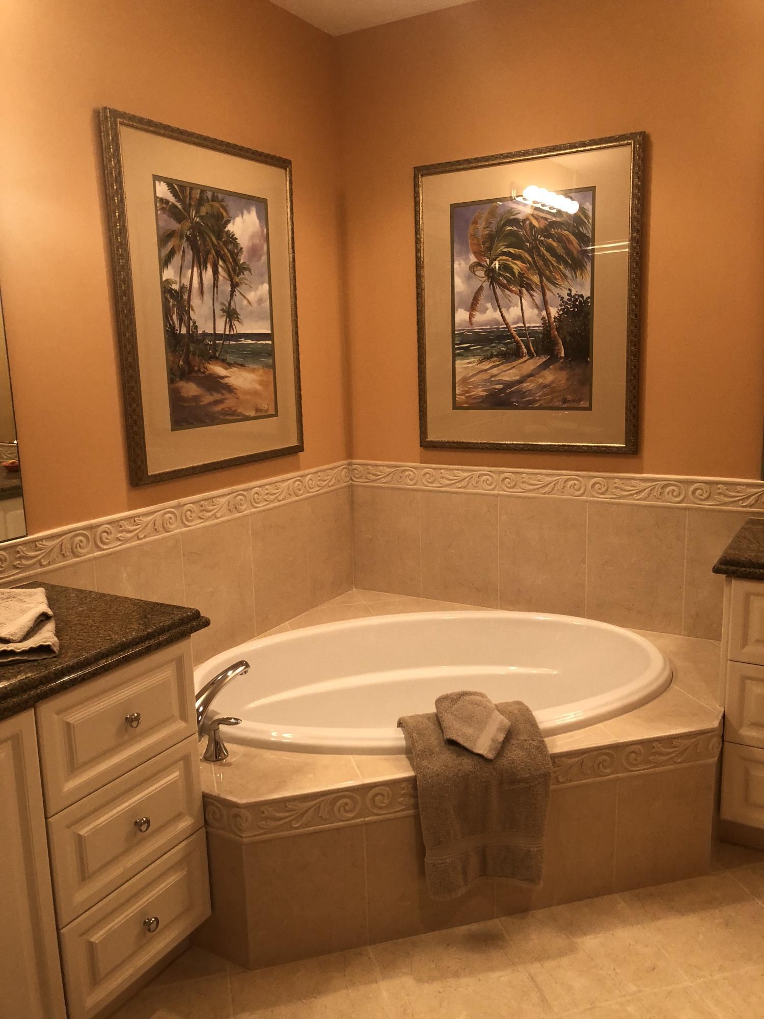 HARBOUR ISLE AT HUTCHINSON ISLAND WEST - Residential