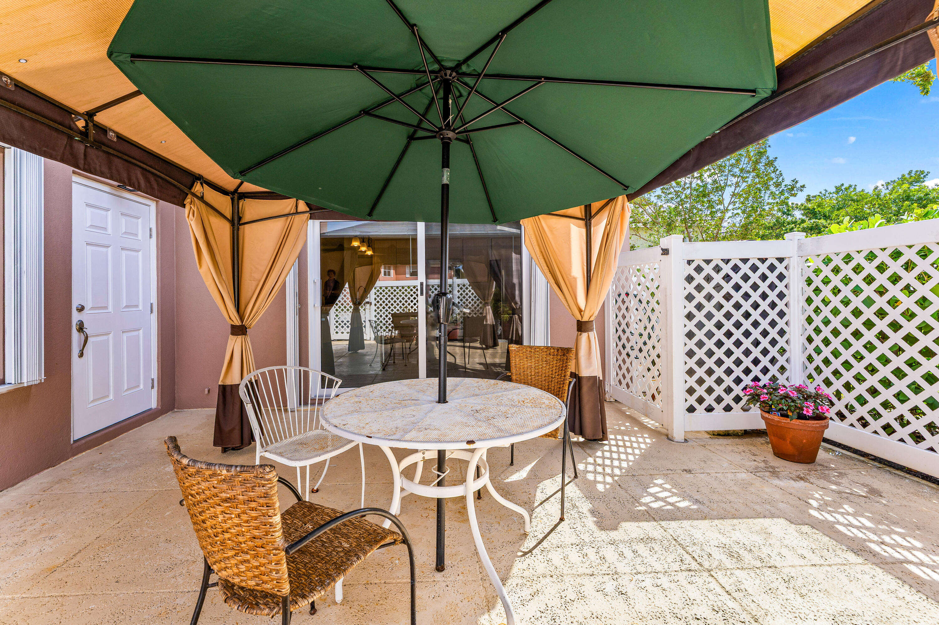 STAMFORD AT THE VILLAGES - Residential