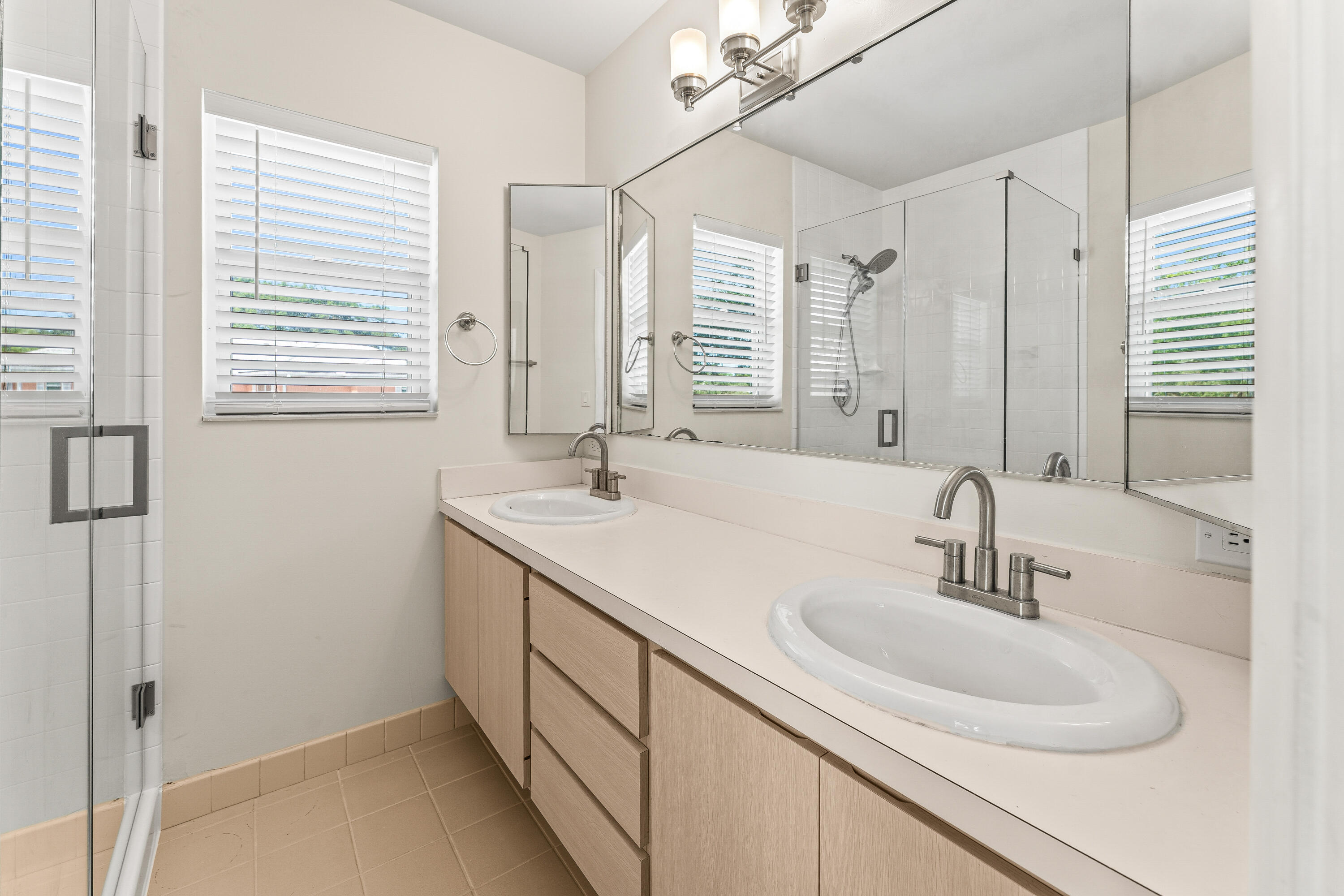 STAMFORD AT THE VILLAGES - Residential