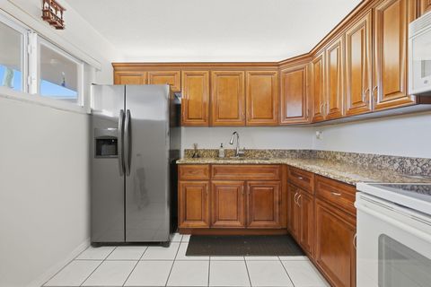 Tiny photo for 2606 Garden Drive S #305, Lake Worth, FL 33461 (MLS # B26049281)