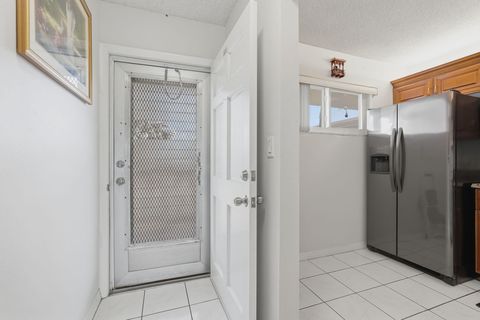 Tiny photo for 2606 Garden Drive S #305, Lake Worth, FL 33461 (MLS # B26049281)