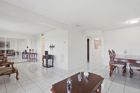 Tiny photo for 2606 Garden Drive S #305, Lake Worth, FL 33461 (MLS # B26049281)