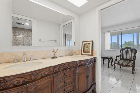 Tiny photo for 2606 Garden Drive S #305, Lake Worth, FL 33461 (MLS # B26049281)