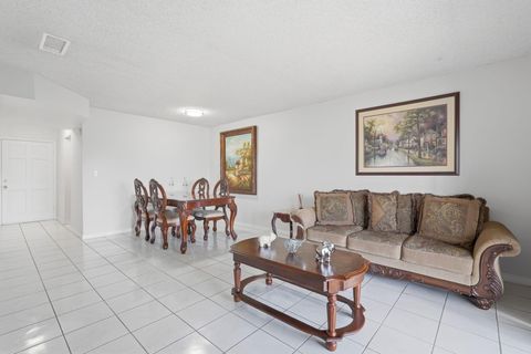 Tiny photo for 2606 Garden Drive S #305, Lake Worth, FL 33461 (MLS # B26049281)