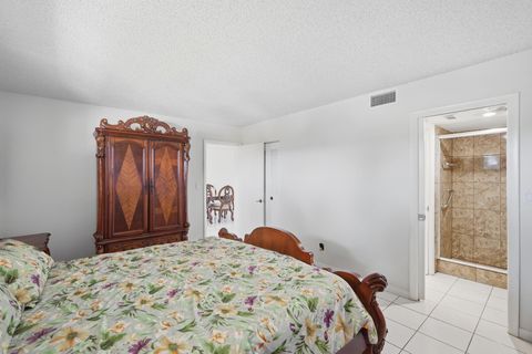 Tiny photo for 2606 Garden Drive S #305, Lake Worth, FL 33461 (MLS # B26049281)