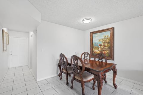 Tiny photo for 2606 Garden Drive S #305, Lake Worth, FL 33461 (MLS # B26049281)