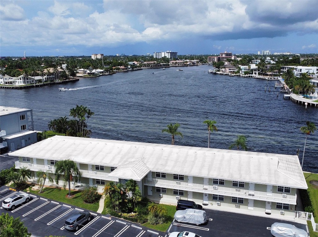 1105 S Riverside Drive 205