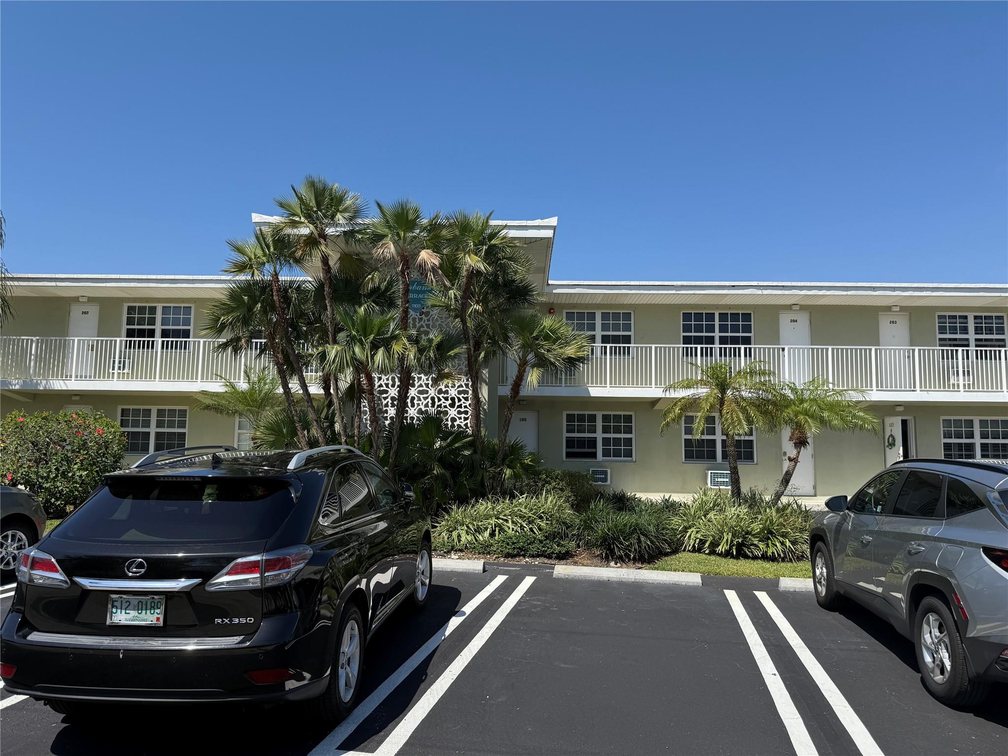 1105 S Riverside Dr 205