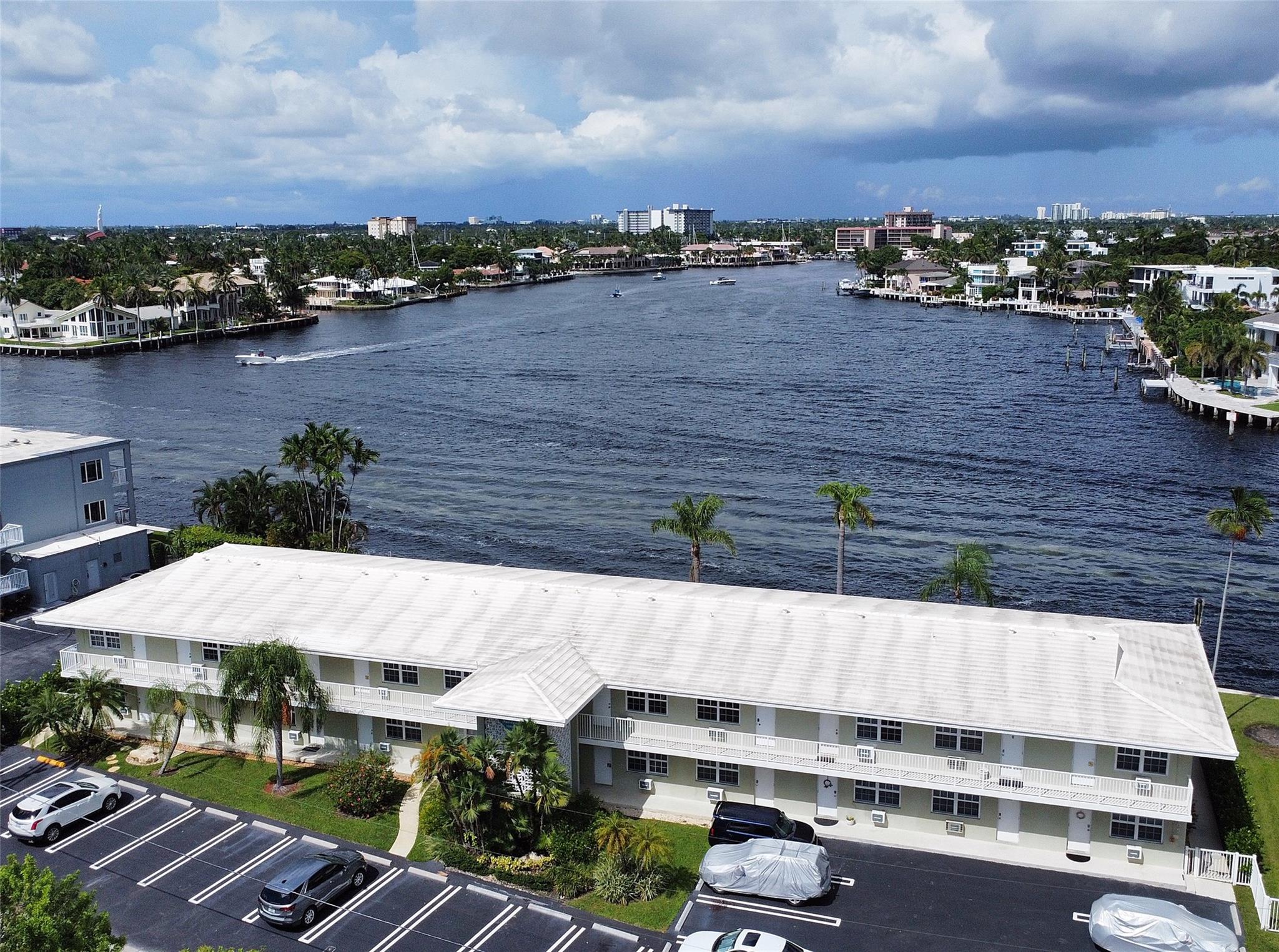 1105 S Riverside Dr 205