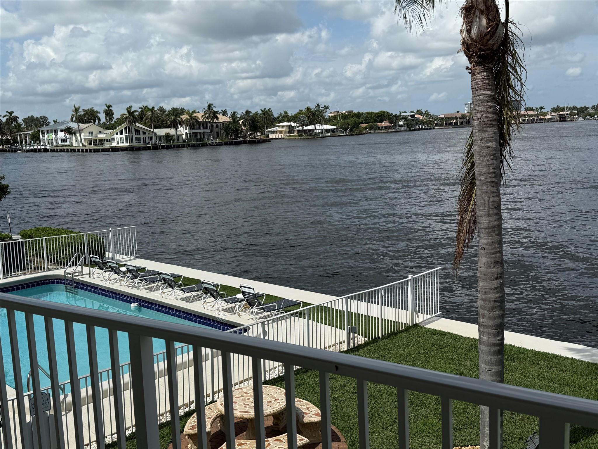 1105 S Riverside Dr 205