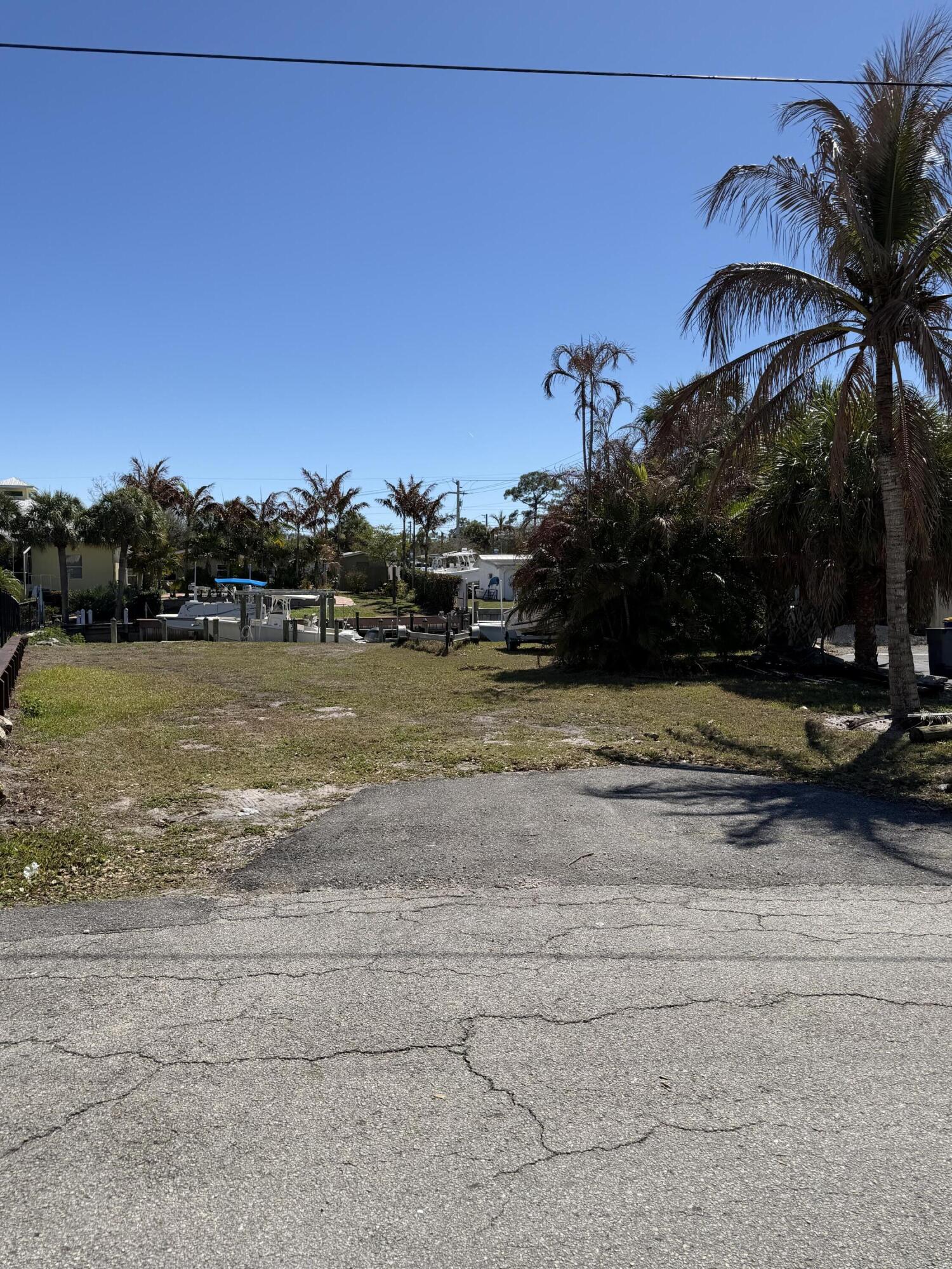 4575 SE Dixie Highway