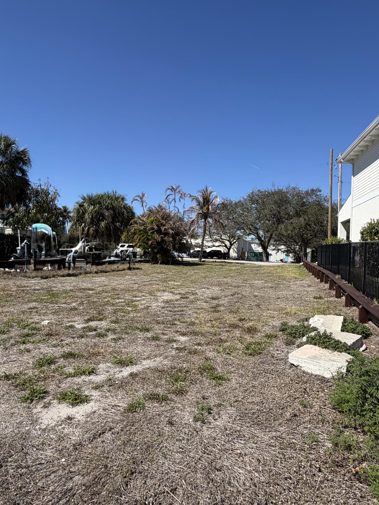 4575 SE Dixie Highway