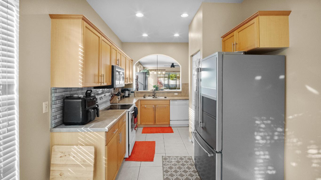 LAKEFOREST POINTE - Residential