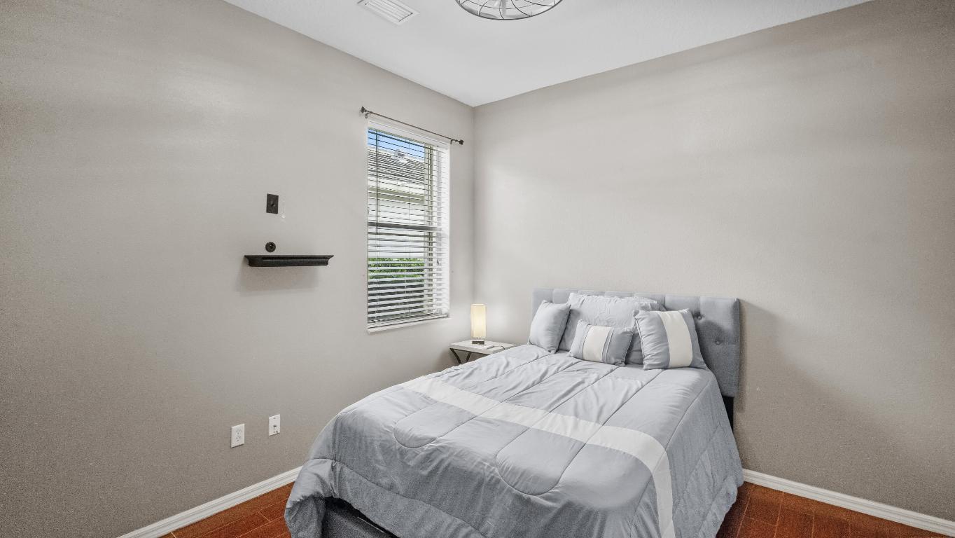 LAKEFOREST POINTE - Residential