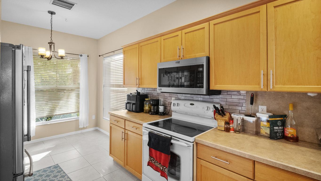 LAKEFOREST POINTE - Residential