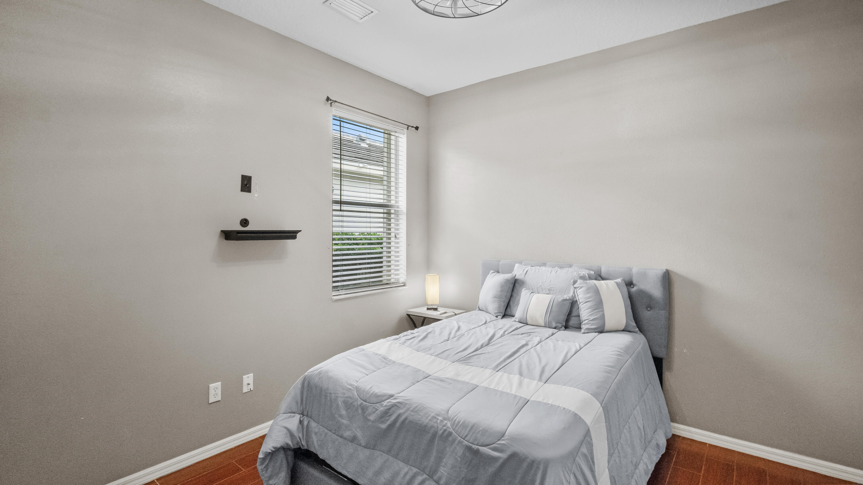 LAKEFOREST POINTE - Residential