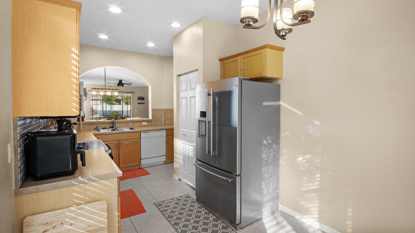 LAKEFOREST POINTE - Residential