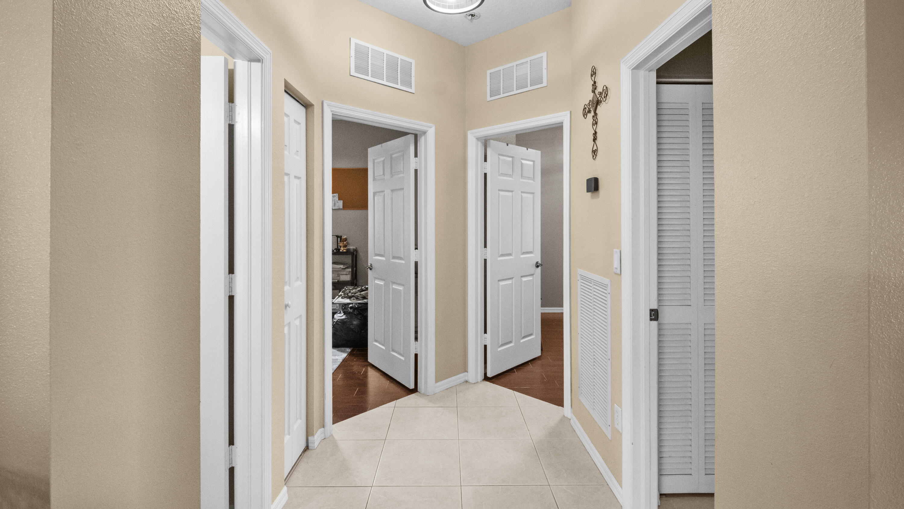 LAKEFOREST POINTE - Residential