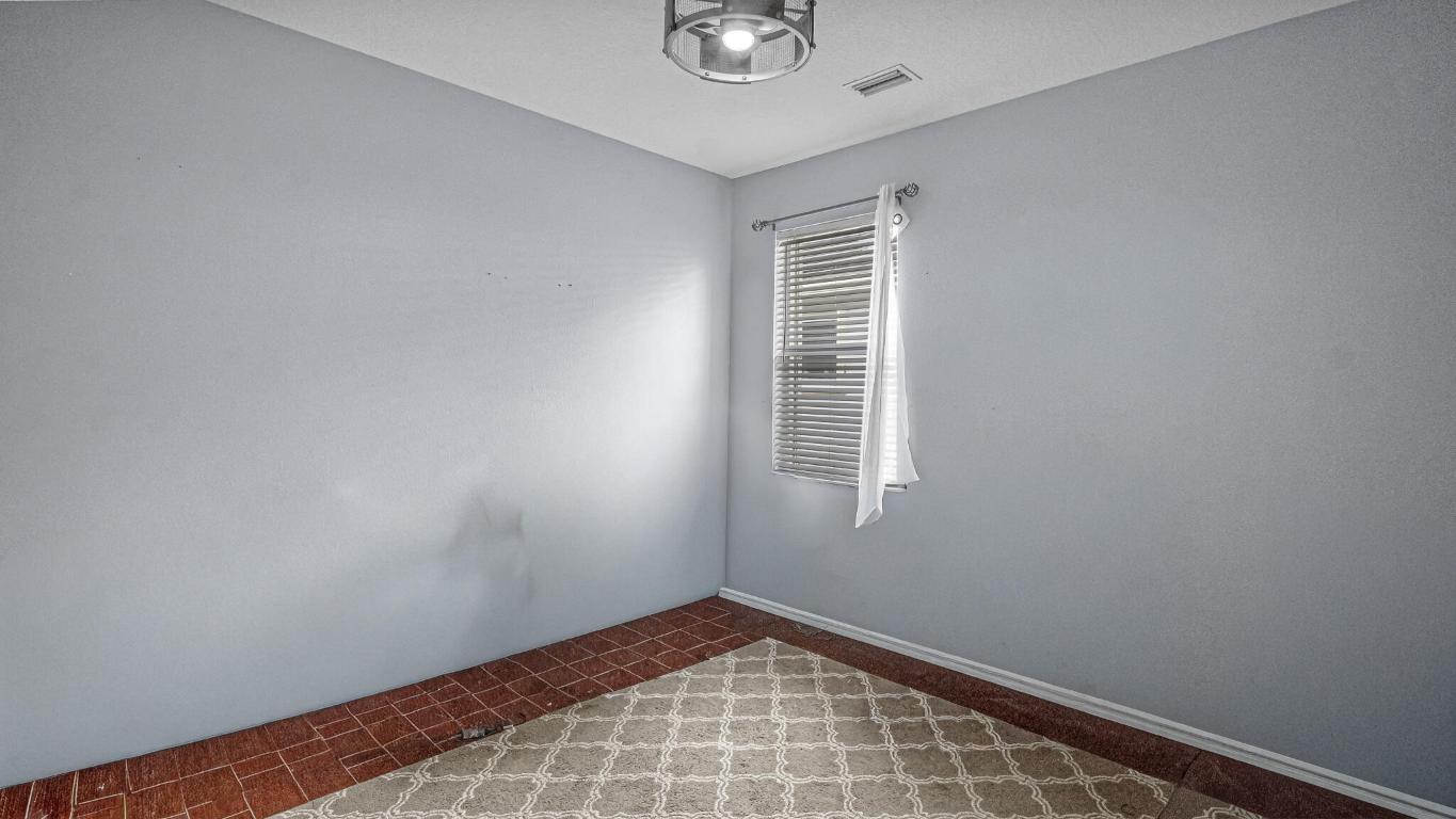 LAKEFOREST POINTE - Residential