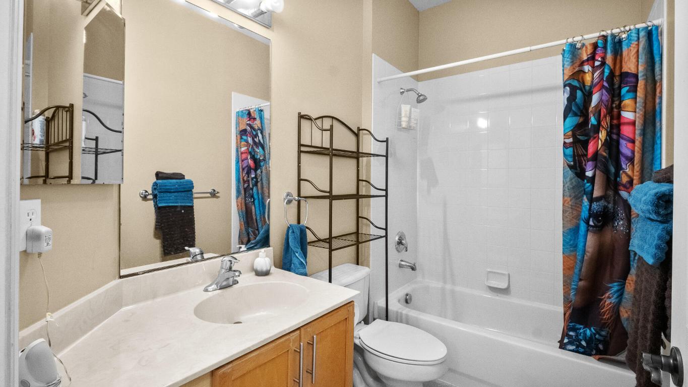 LAKEFOREST POINTE - Residential