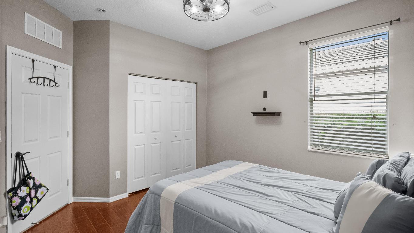 LAKEFOREST POINTE - Residential