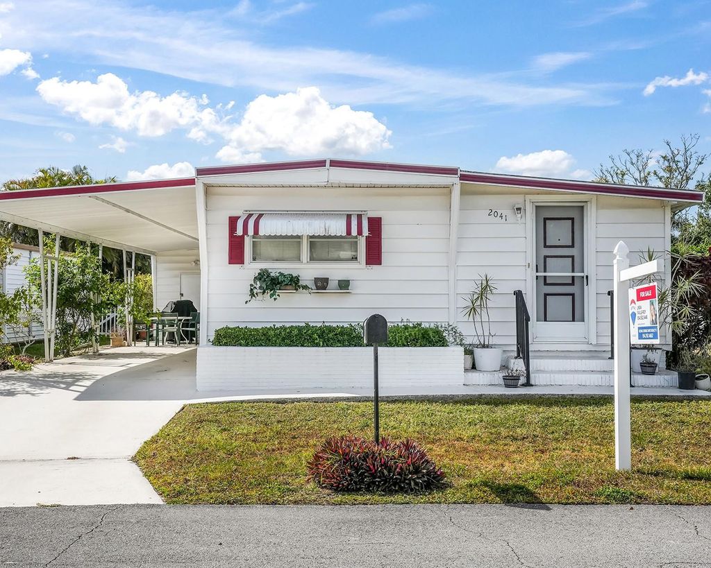 Photo of 2041 SW 83rd Avenue, Davie, FL 33324 (MLS # F10551655)
