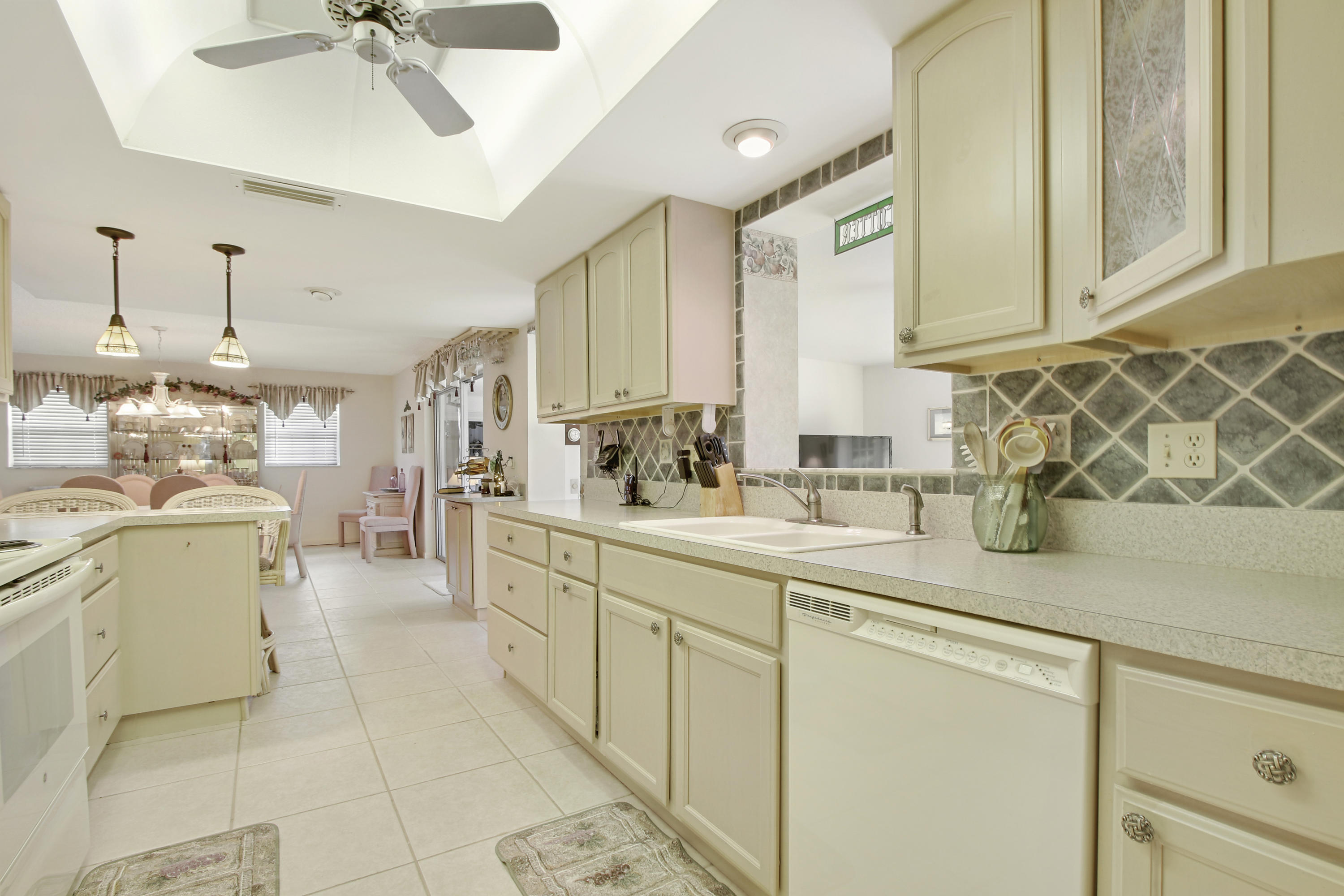 LITTLE CLUB - Residential