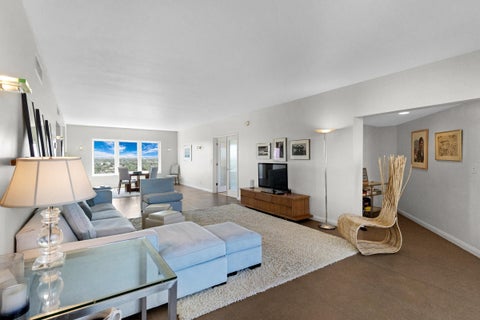 Tiny photo for 333 Sunset Drive #908, Fort Lauderdale, FL 33301 (MLS # B26048490)