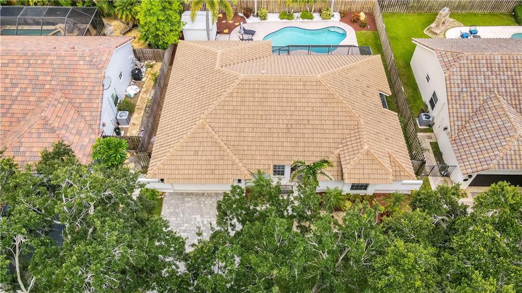 FOX RUN AT JACARANDA - Residential