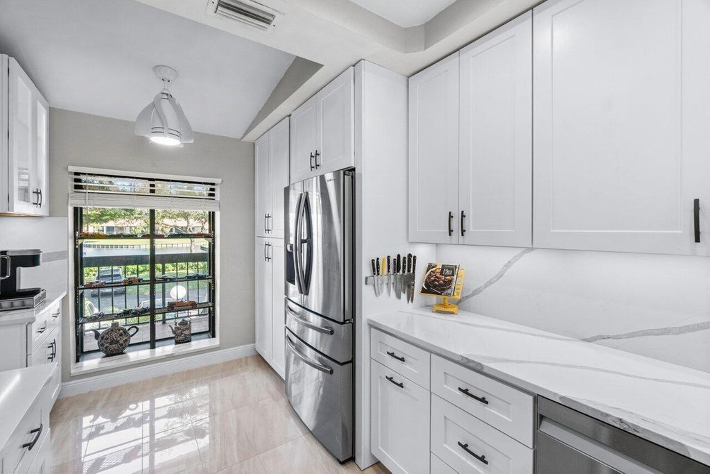 Photo of 5120 Golfview Court #1722, Delray Beach, FL 33484 (MLS # B26009535)