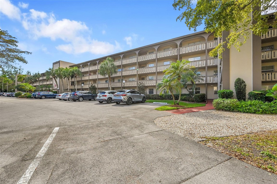 WYNMOOR VILLAGE - Residential