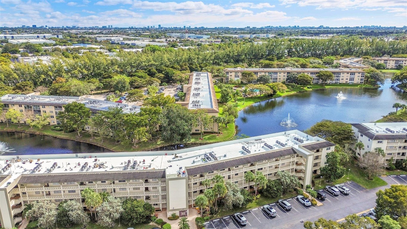 WYNMOOR VILLAGE - Residential