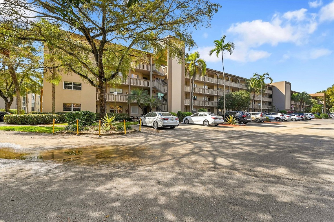 WYNMOOR VILLAGE - Residential