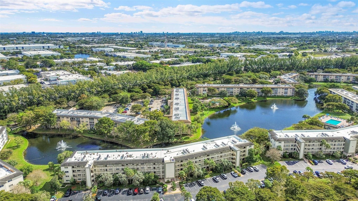 WYNMOOR VILLAGE - Residential