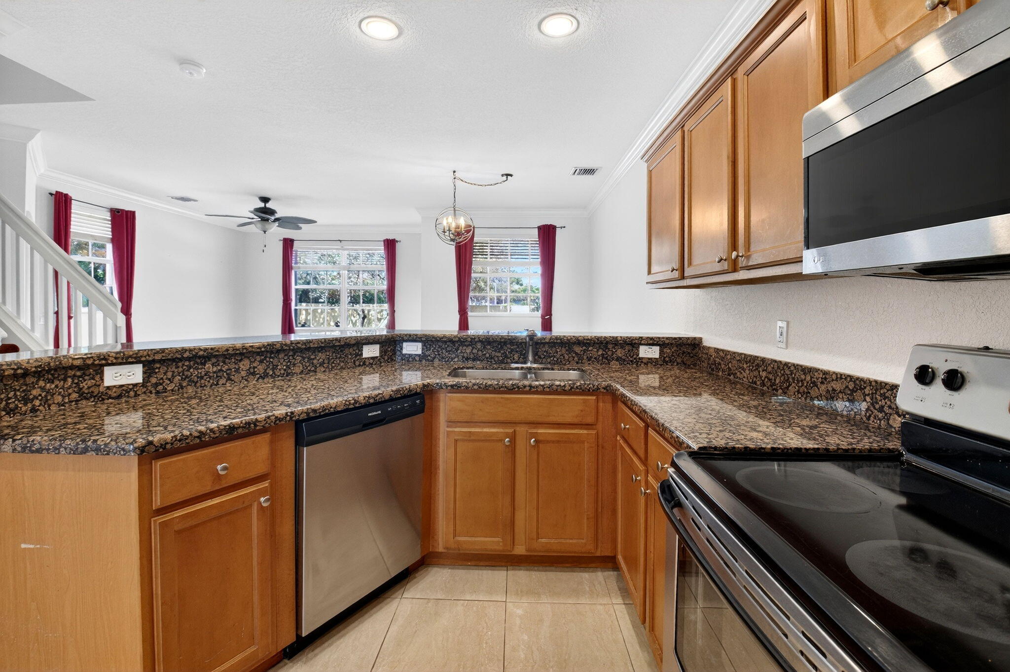 LARGO POINTE - Residential