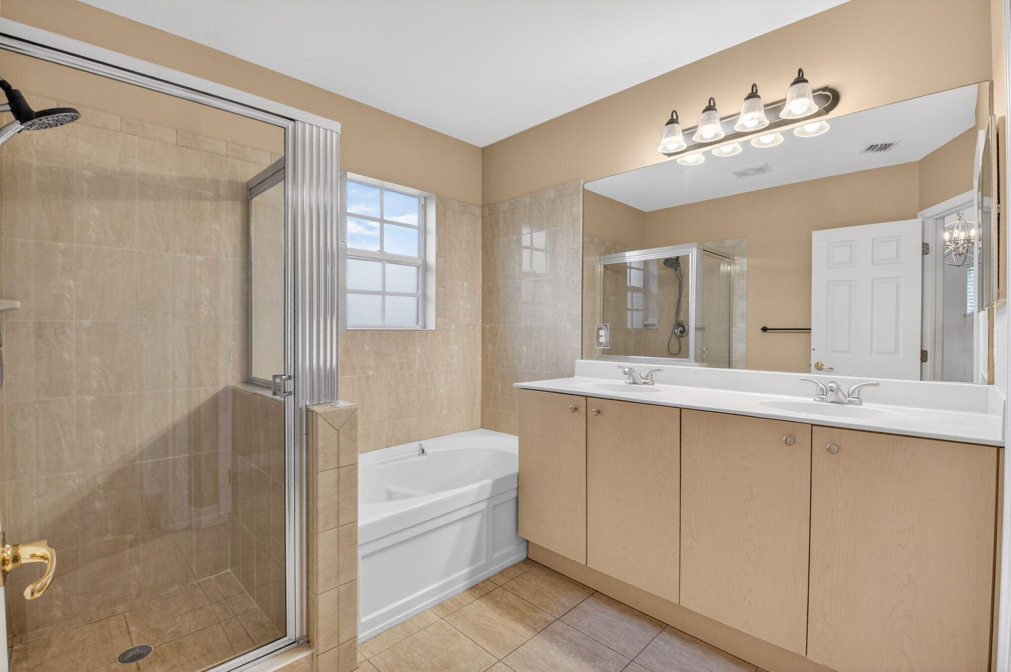 LARGO POINTE - Residential