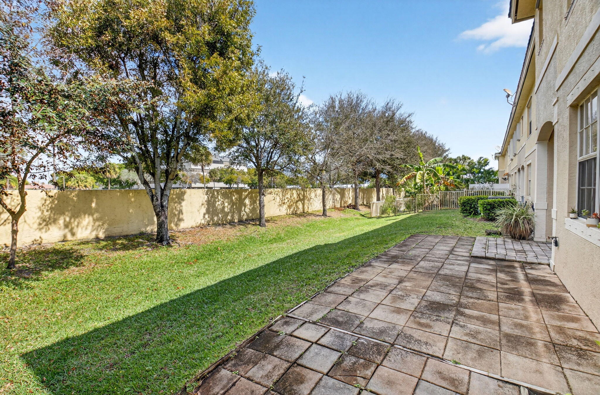 LARGO POINTE - Residential